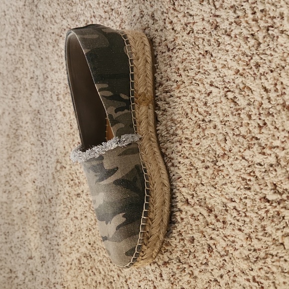 Splendid Women's Lily Slip on Espadrille Flats size 9 Green Camo - Picture 9 of 12